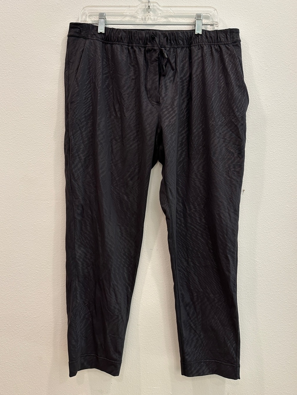 Lululemon Athletica Black Shifted Horizon Track to Reality pants size 12